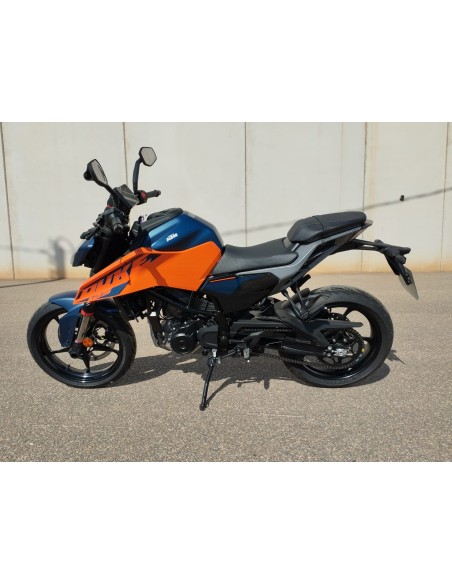 KTM Duke 125 año 2025