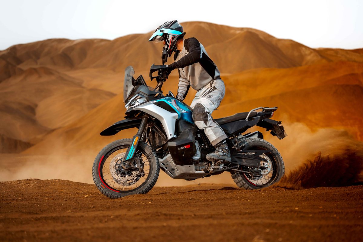 CFMOTO 800MT