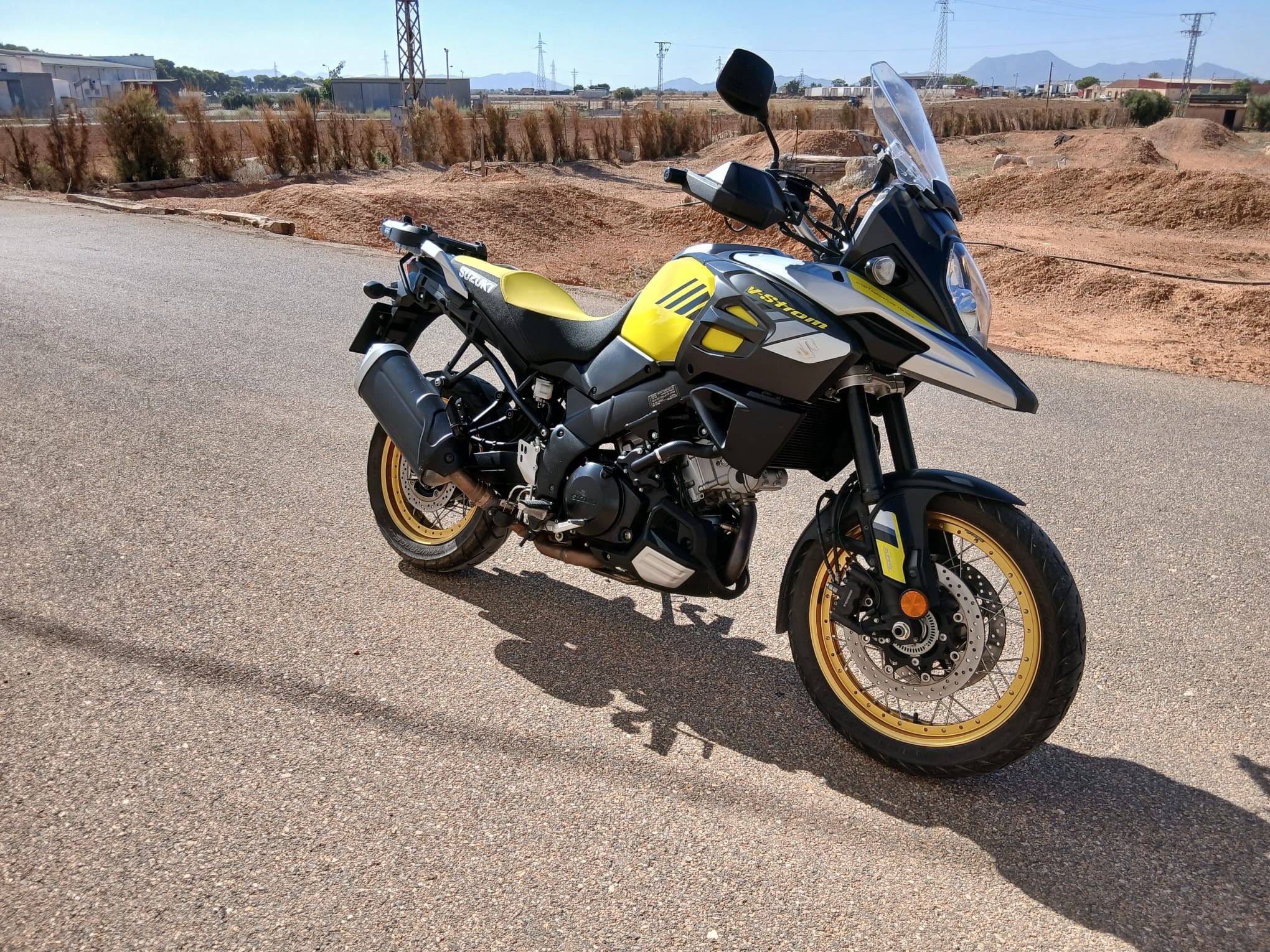Suzuki V-Strong 1000 XT año 2017, foto 2