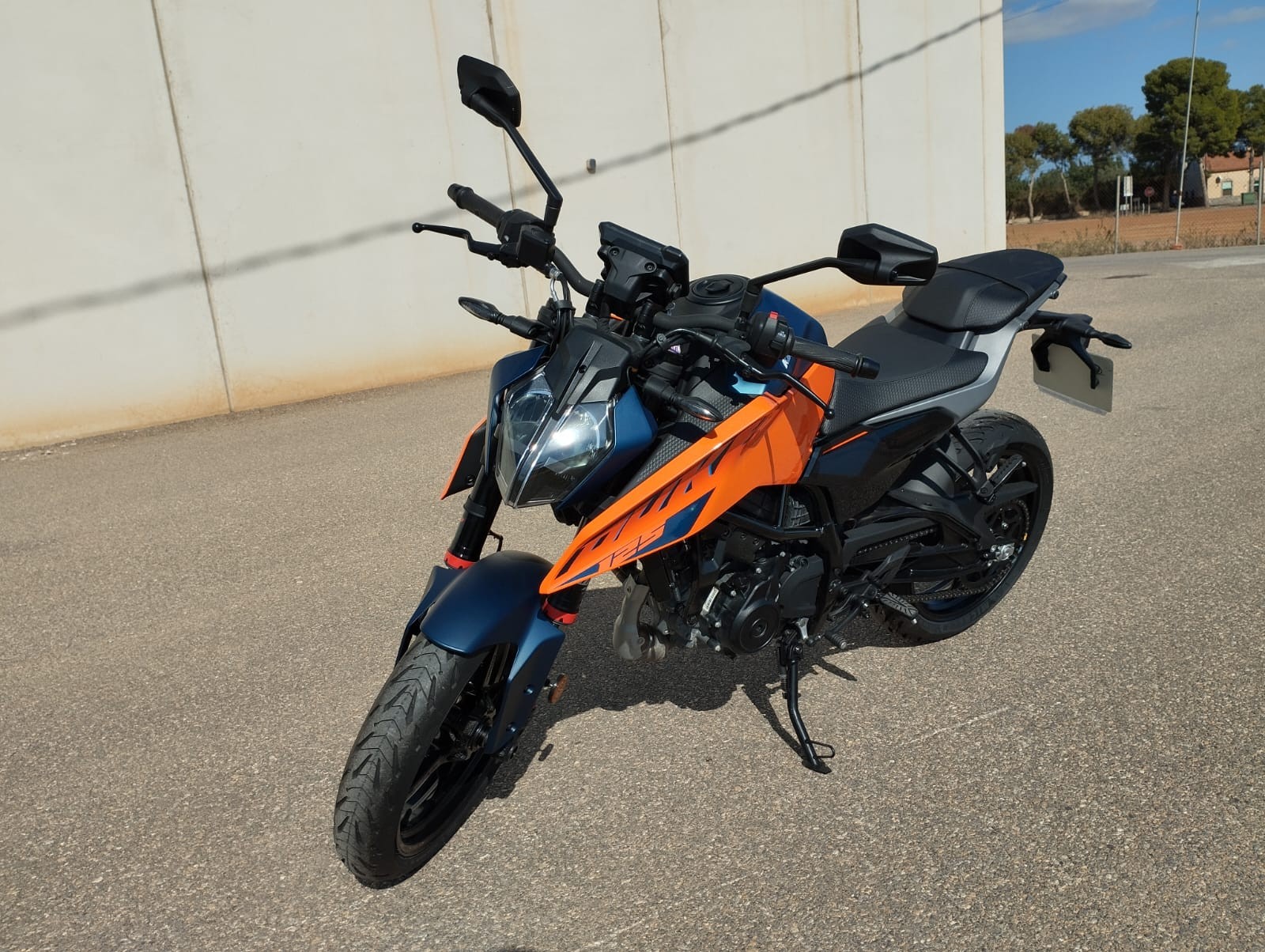 KTM Duke 125 año 2025, foto 2