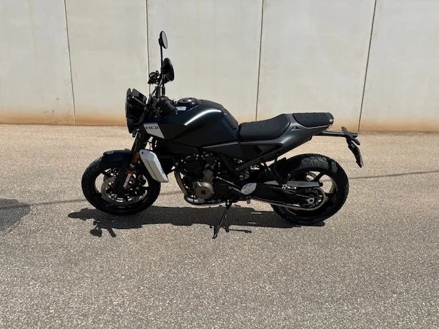 Husqvarna Svartpilen 801 2025, foto 3