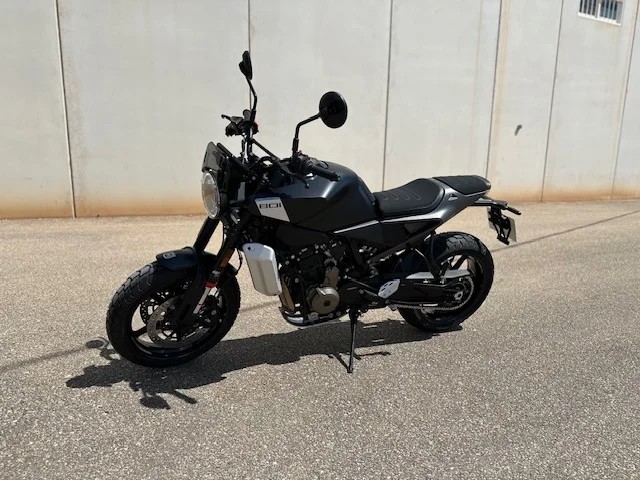 Husqvarna Svartpilen 801 2025, foto 5