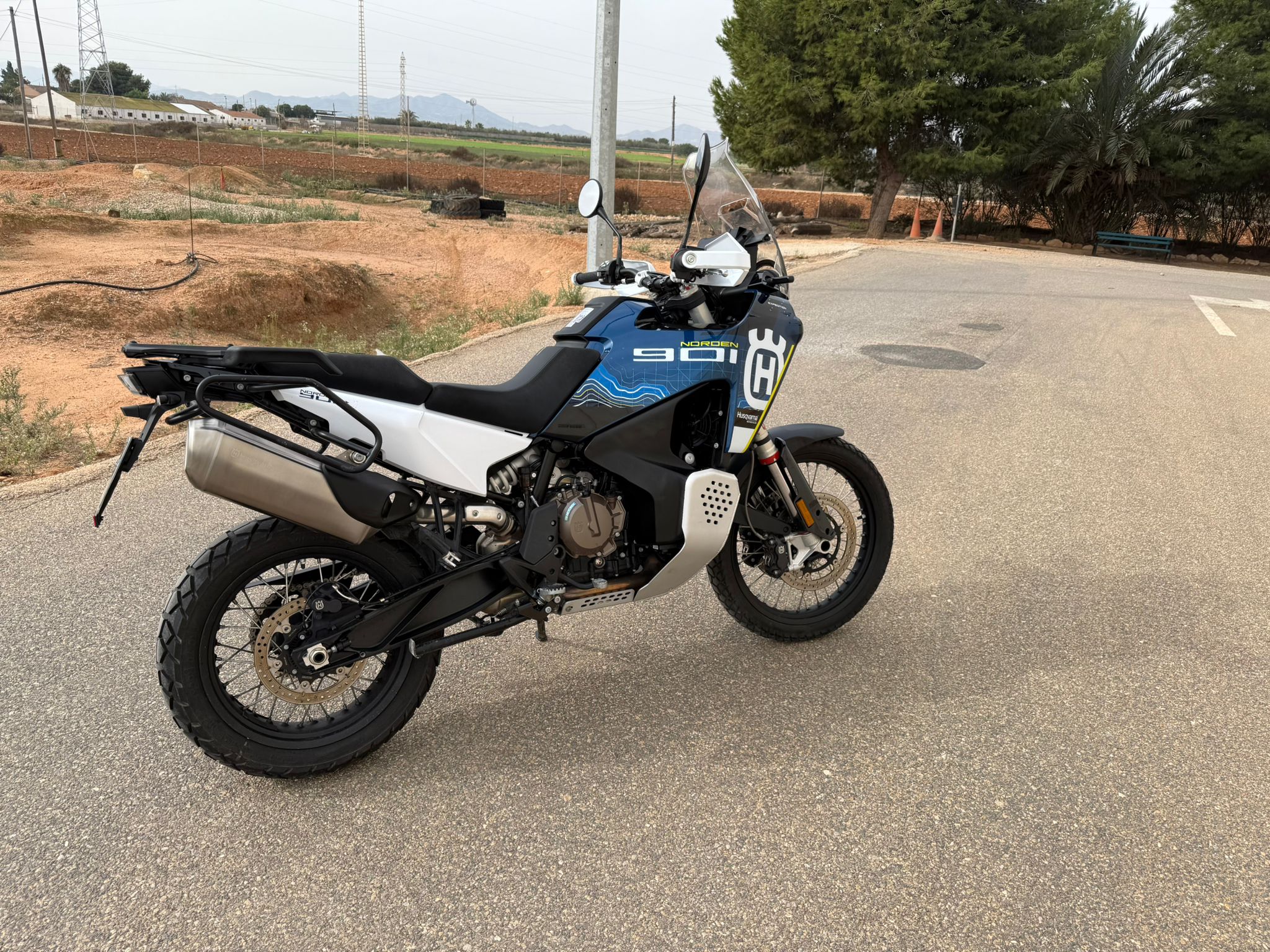 HUSQVARNA NORDEN 901 EXPEDITION 2023, foto 4