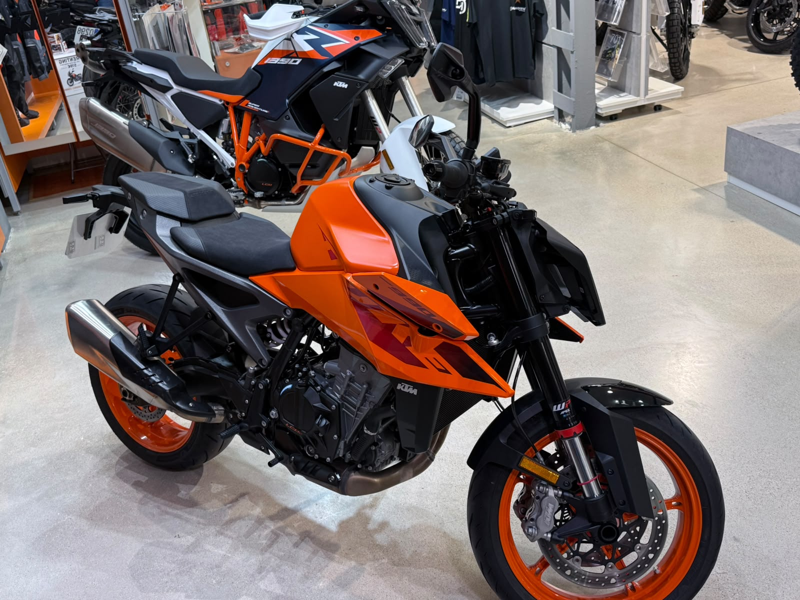 KTM DUKE 990 ´24, foto 4