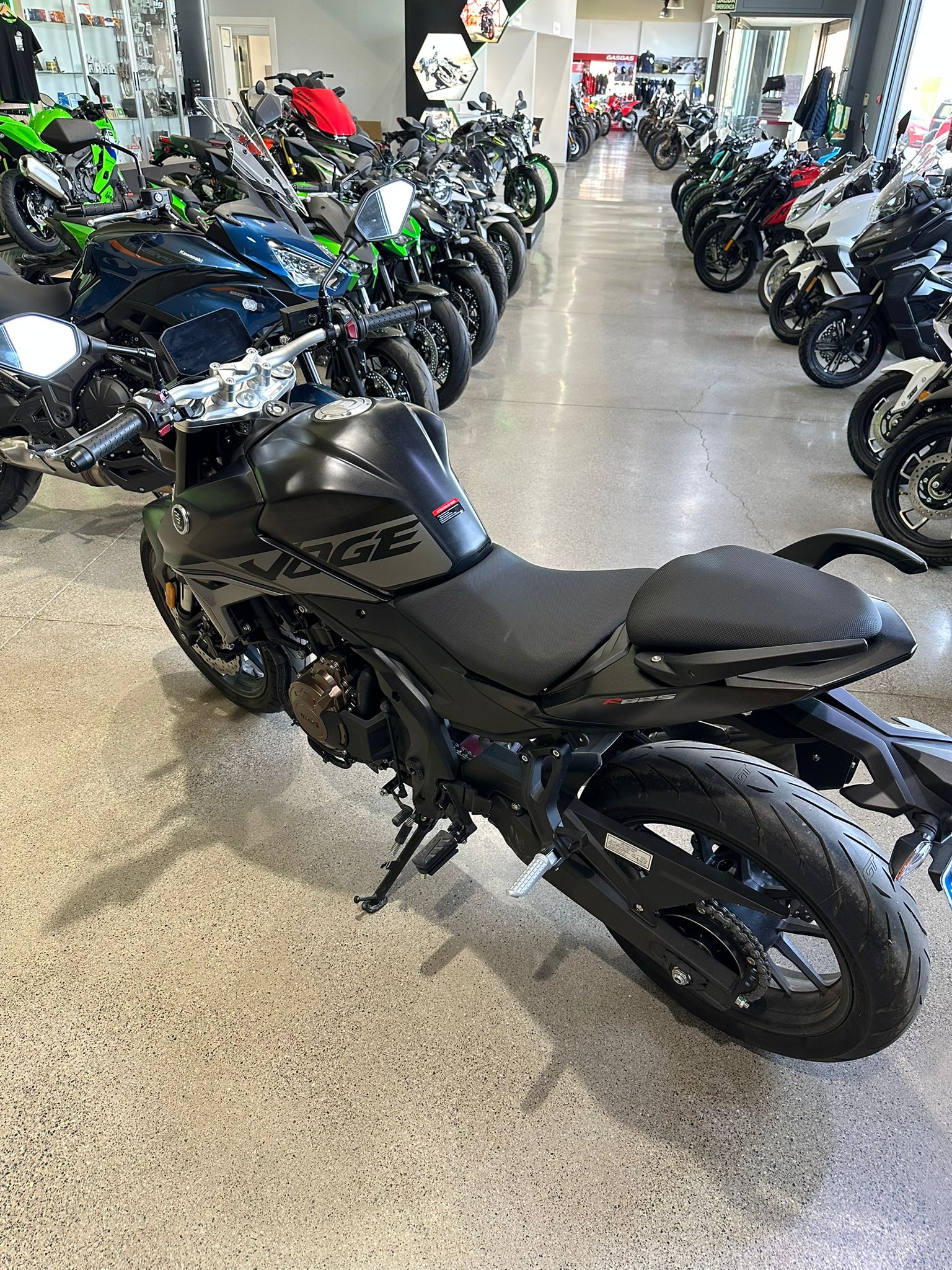 VOGE 625 R, foto 3
