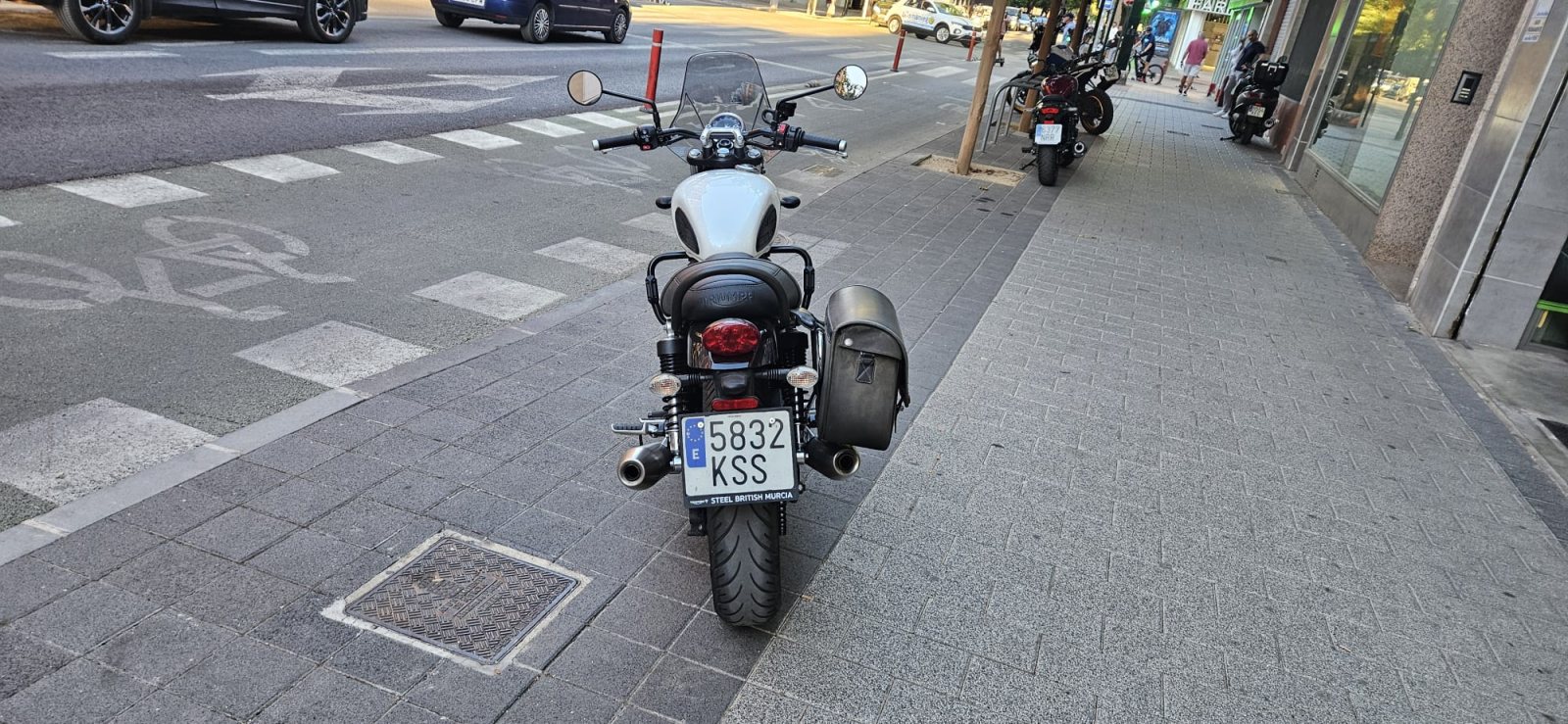 TRIUMPH STREET TWIN 900, foto 4