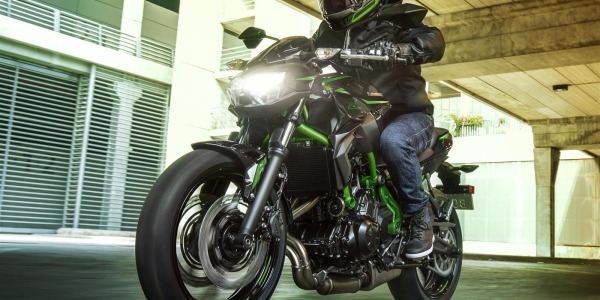 Kawasaki Z650 2025 precio KAWA-GO 6.490€ con el Seguro incluido