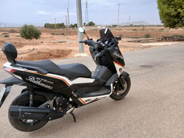 Mitt 330 GTS año 2023
