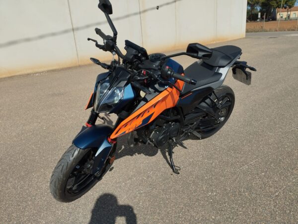 KTM Duke 125 año 2024
