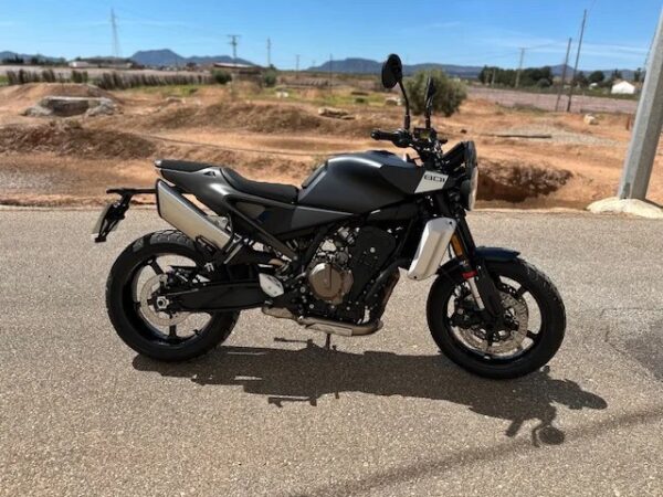 Husqvarna Svartpilen 801 2025