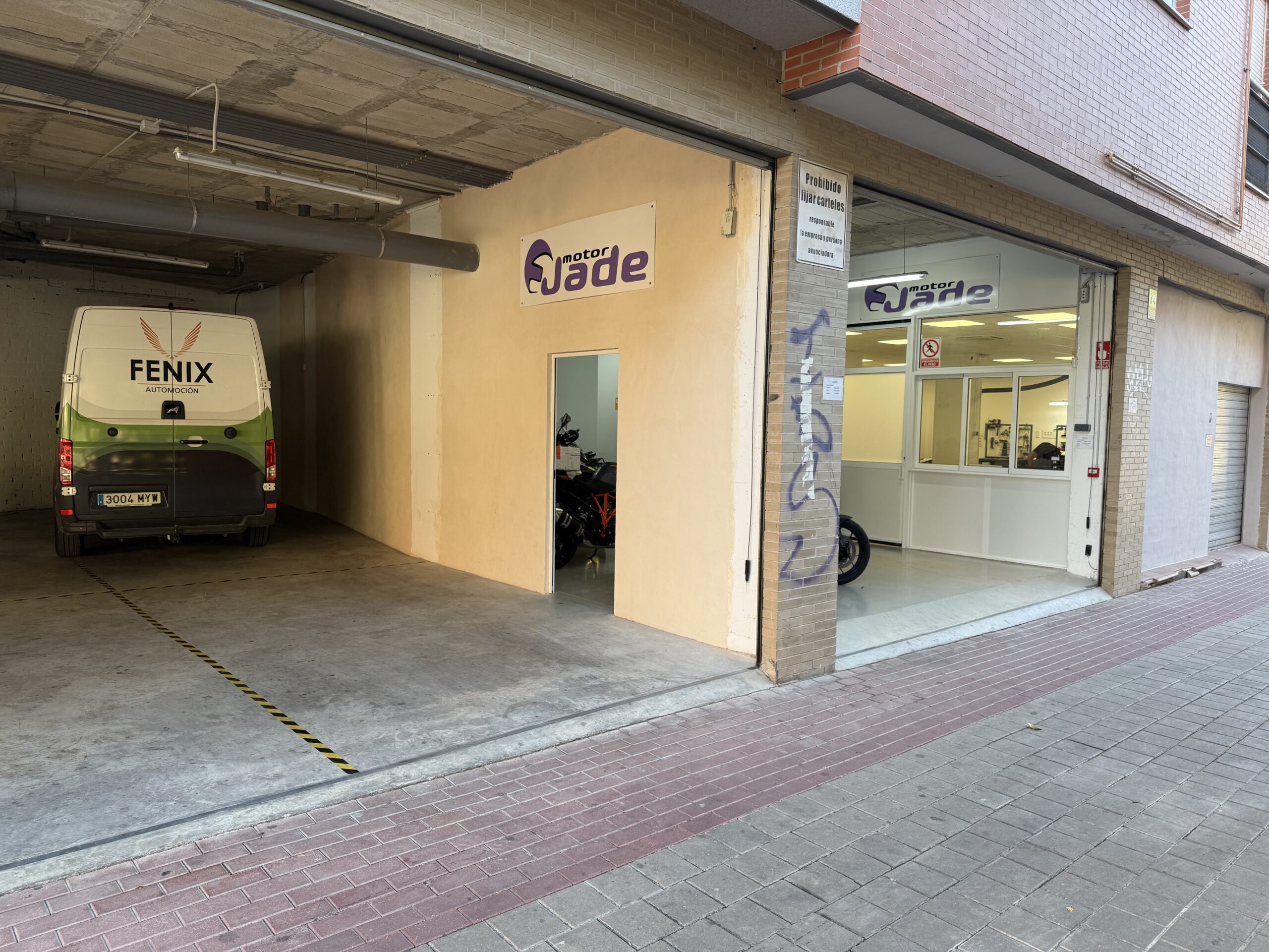 Taller Nuevo y Aparcamiento Privado