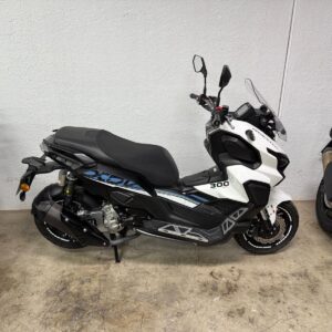 KEEWAY VIESTE 300 XDV BLANCA