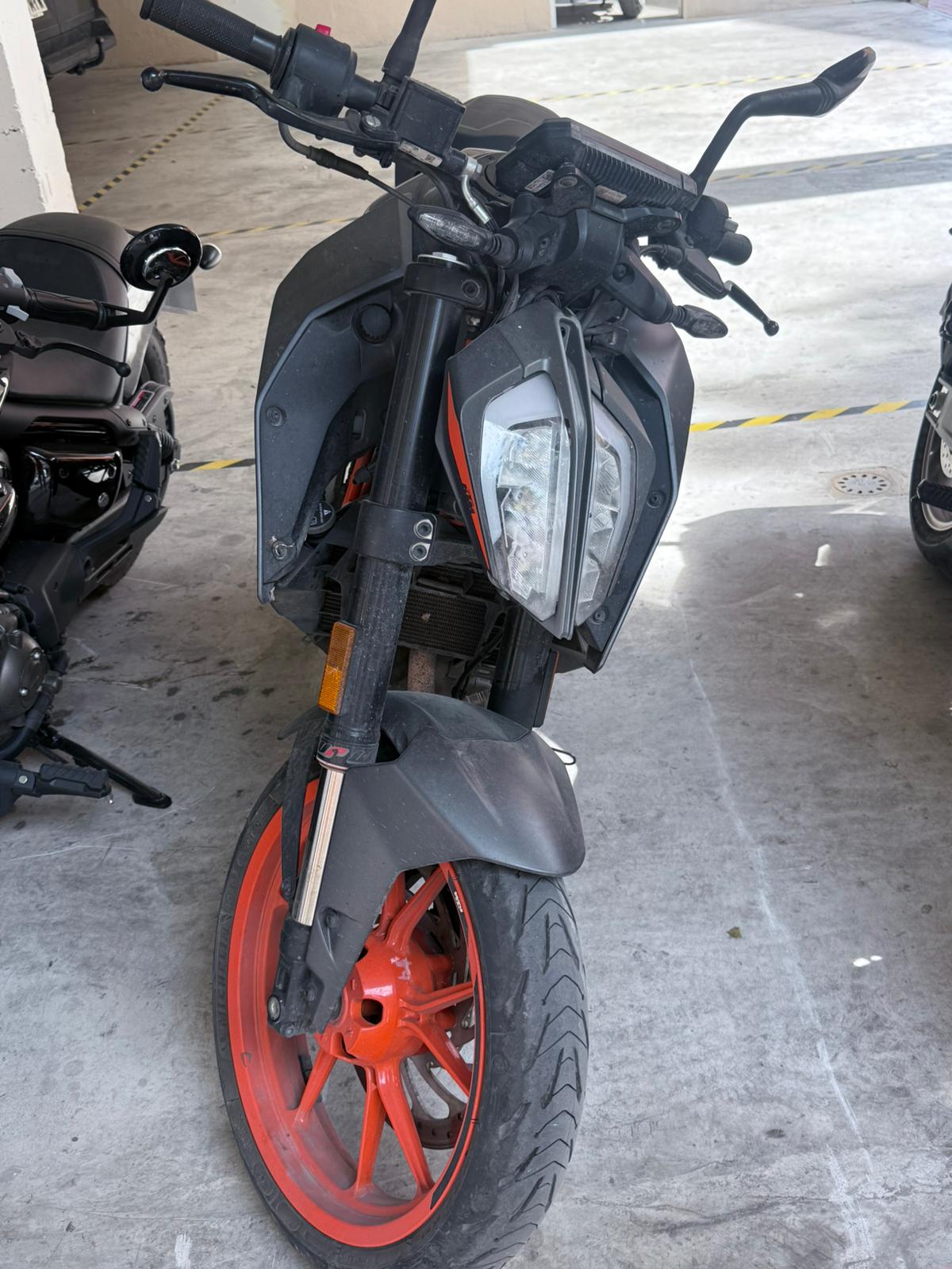 KTM DUKE 125 ´23 - Imagen 3